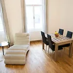 Roter Hof Apartments